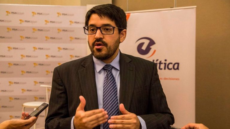 Alza «tímida» del salario mínimo y mayor incremento en bonificaciones prevé Asdrúbal Oliveros este 1-May