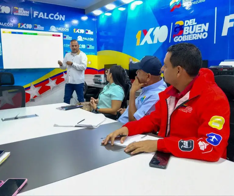 Integran equipo multidisciplinario para consolidar espacios públicos en Falcón