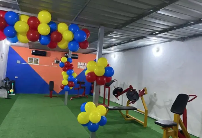 El alcalde Henry Hernández acompañó a la Comuna Vanguardia Revolucionaria en la inauguración del Gimnasio Comunal “Jorge Ruiz”.