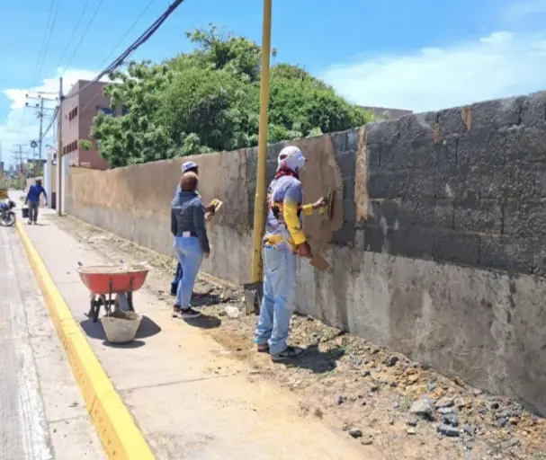 Este lunes la Alcaldía del Municipio Monseñor Iturriza dio inicio a los trabajos de recuperación integral de la fachada principal de la GNB.