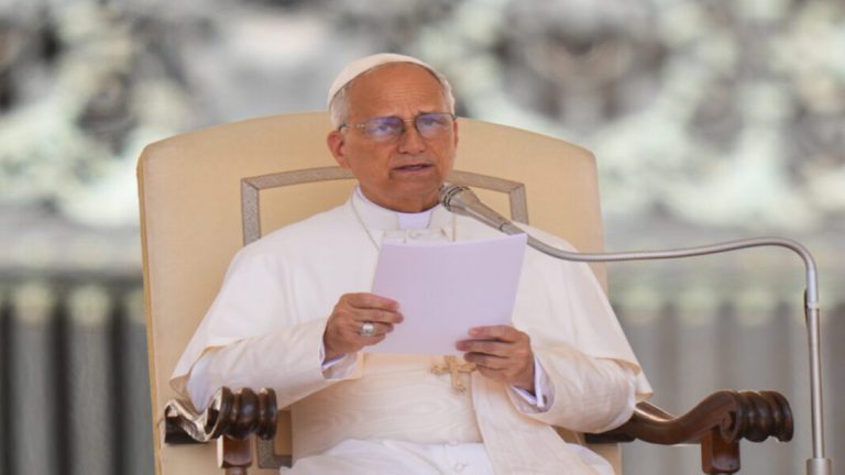 León XIV expresa su preocupación por los episodios de violencia en Colombia