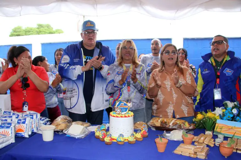 Este sábado se llevó a cabo la reapertura oficial de la sucursal número 141 de la red de abastos Mercal del país, ubicada en Coro.