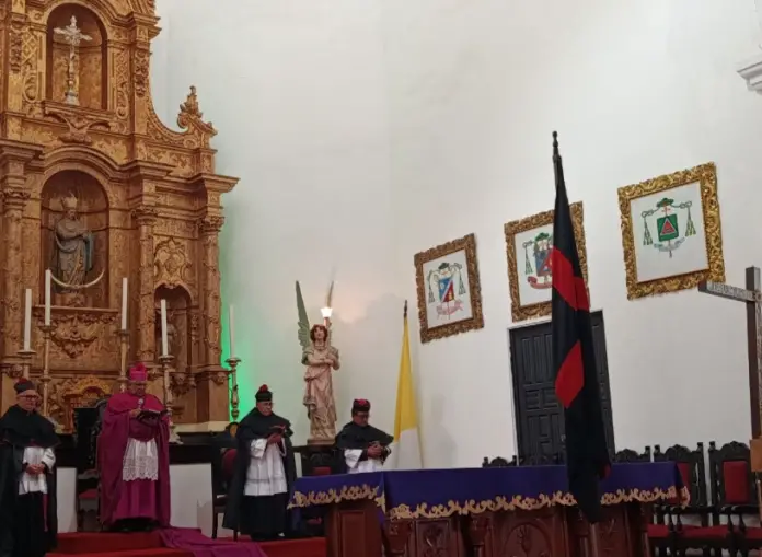 En un acto de profunda significación espiritual e histórica, la Catedral Basílica de Santa Ana de Coro, celebró el Rito de La Seña.
