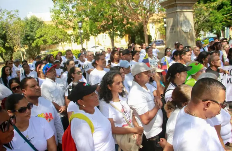 En mesas de trabajo, los docentes del estado Falcón exhortó al gobierno de los Estados Unidos a levantar las sanciones contra Venezuela.