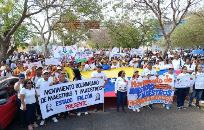 En una demostración de unidad y compromiso gremial, el sector educativo del estado Falcón protagonizó este viernes una movilización.