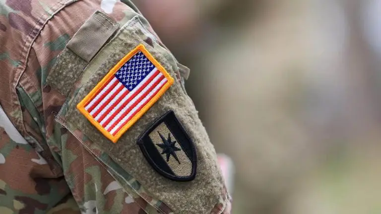 EE.UU. detiene a un soldado que apostó por la captura de Maduro