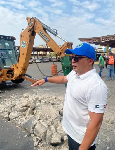 El alcalde del municipio Miranda, Henry Hernández, arrancó los trabajos estructurales en la pista de la terminal de pasajeros “Polica Salas”.