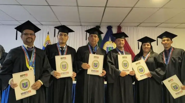 Unexee gradúa primera promoción de TSU en Redes Eléctricas en Falcón
