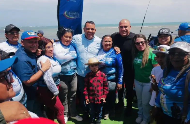 Este sábado el ministro Juan Carlos Loyo y el gobernador Víctor Clark juramentaron a más de 360 voceros que integran la Unidad Nacional.