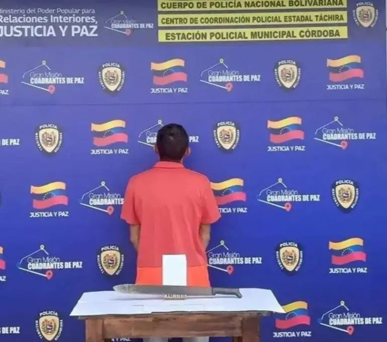 Capturan a sujeto que atacó a su vecina con un machete y mató a su perro