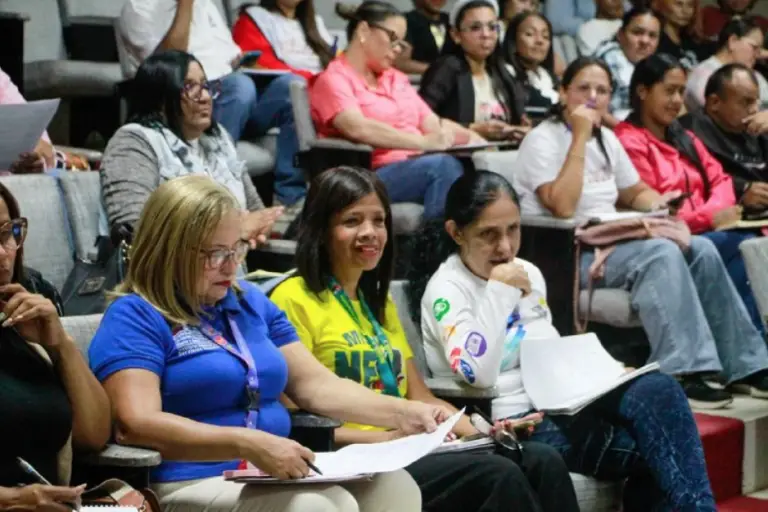 Este sábado en el auditorio María Mercedes Colina, se instalaron las Brigadas de Atención Integral de los Abuelos y Abuelas de la Patria.