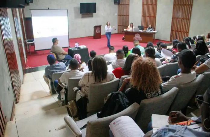 Este sábado en el auditorio María Mercedes Colina, se instalaron las Brigadas de Atención Integral de los Abuelos y Abuelas de la Patria.