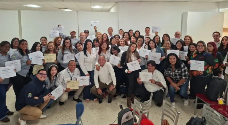 Sistema Nacional de Formación egresó a 406 profesionales con certificaciones