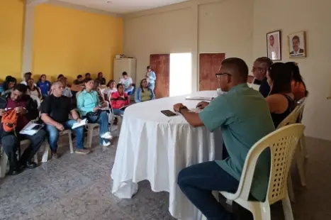 En una sesión del CLPP, el alcalde del municipio Petit, José Ángel Curiel, junto al cuerpo de consejeros, aprobó por dos proyectos unanimidad