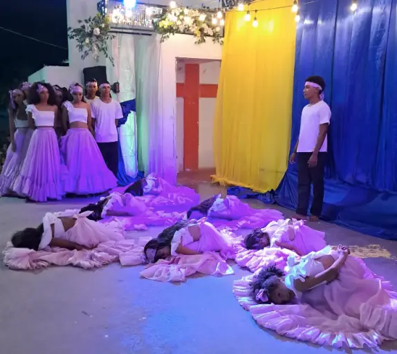 El anfiteatro Juan Eloy Ampiez se vistió de gala para recibir el primer Festival de Danza Nacionalista Monseñor Iturriza 2026.