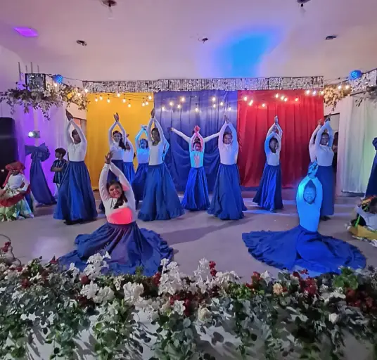 El anfiteatro Juan Eloy Ampiez se vistió de gala para recibir el primer Festival de Danza Nacionalista Monseñor Iturriza 2026.