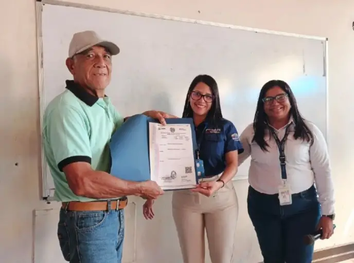Con una nutrida participación, este viernes se llevó a cabo el Taller de Derechos de Autor en la emblemática Casa de las 100 Ventanas