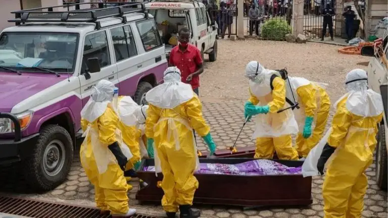 La OMS eleva a 220 las «muertes sospechosas» por el brote de ébola en el Congo