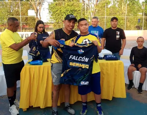 El club de fútbol Héroes Especiales de Falcón, integrado por destacados atletas con síndrome de Down, estrenó de manera su nueva indumentaria