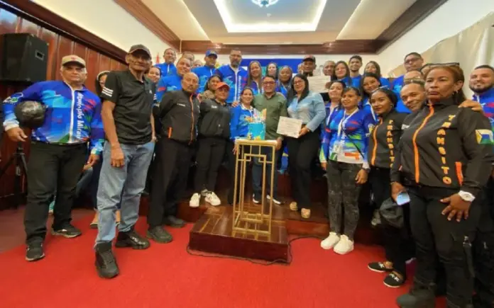 En un acto cargado de mística institucional, el alcalde Henry Hernández celebró, junto a las autoridades los 30 años de fundación del IMTT.
