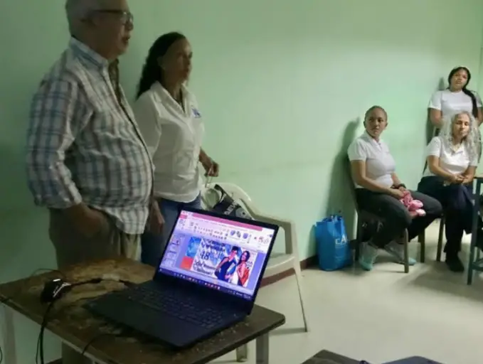 En el Inces, el coordinador José Gregorio López del Centro Local Falcón de la UNA, presentaron oferta académica.
