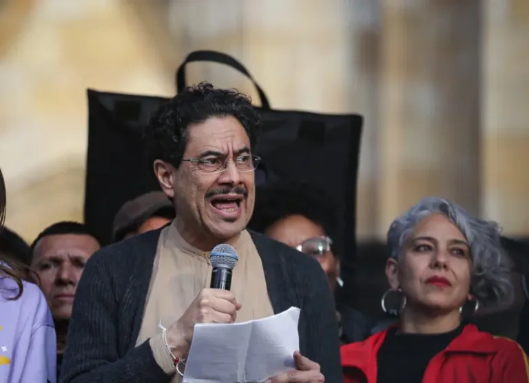 Iván Cepeda plantea una asamblea constituyente en Colombia