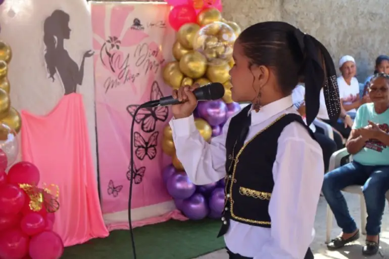 La Alcaldía del municipio Monseñor Iturriza celebró el encuentro "Entre mujeres conectando corazones" junto a «Y Dios me hizo mujer».