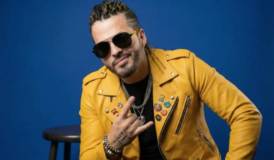 El artista Oskar Lares continúa consolidando su presencia en la nueva escena musical con el éxito de su más reciente sencillo “¡Boom!”.