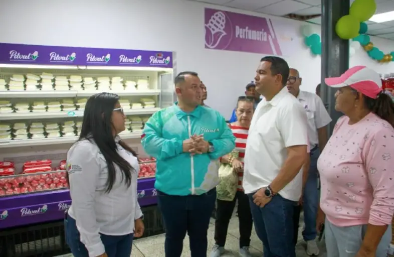 Totalmente nuevo y dotado, se entregó este sábado el Abasto Tipo I Pdval "Punta Cardón" en la comunidad Cardón en Maraven.