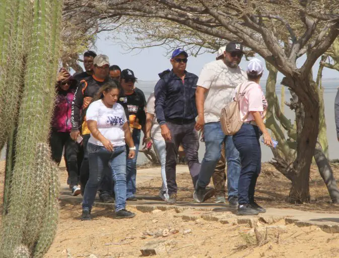 El alcalde de Colina, Rubén Molina, mostró los avances en la recuperación del mirador turístico de la Piedra Martín para potenciarlo.