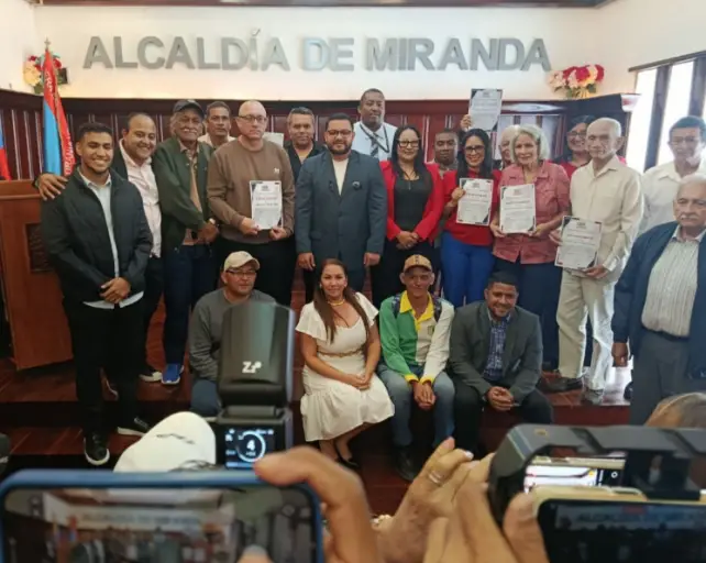 Este miércoles el Consejo Legislativo del estado Falcón efectuó por primera vez una sesión especial para homenajear a los Reportes Gráficos.