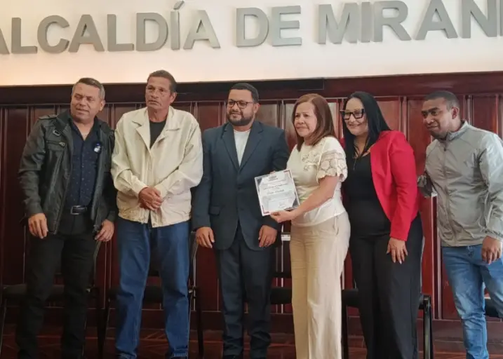 Este miércoles el Consejo Legislativo del estado Falcón efectuó por primera vez una sesión especial para homenajear a los Reportes Gráficos.