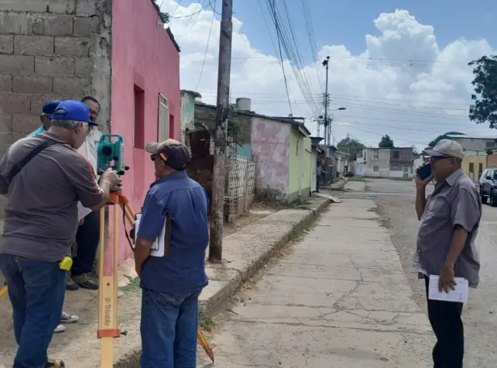 Estudiantes de ingeniería en la UPTAG realizaron un levantamiento topográfico para la rehabilitación de la calle Nueva.
