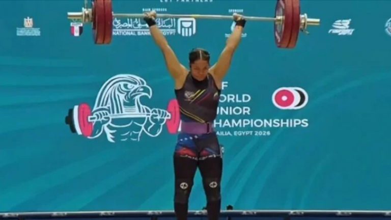 Venezolana Claudia Rengifo oro y récord en Mundial Junior de Pesas