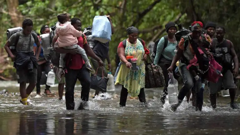 Colombia desmantela red acusada de lavar 29 millones de dólares por tráfico de migrantes