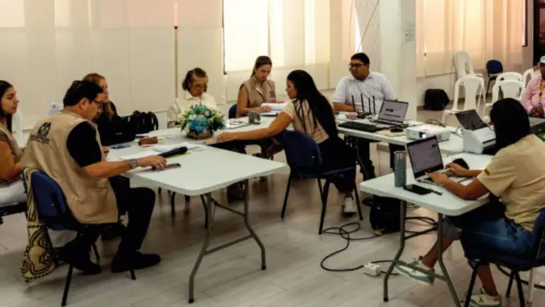 Escrutinio coincide en 99,997 % con el preconteo| Confirma la victoria de De la Espriella