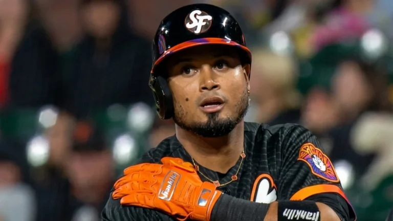Luis Arráez y Keibert Ruiz en el equipo de mayo de la MLB