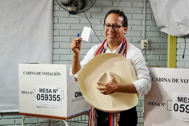 Sánchez dijo que no reconocerá el triunfo de Fujimori