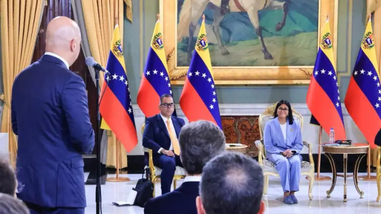 Venezuela y GE Vernova firman acuerdo para la recuperación del SEN