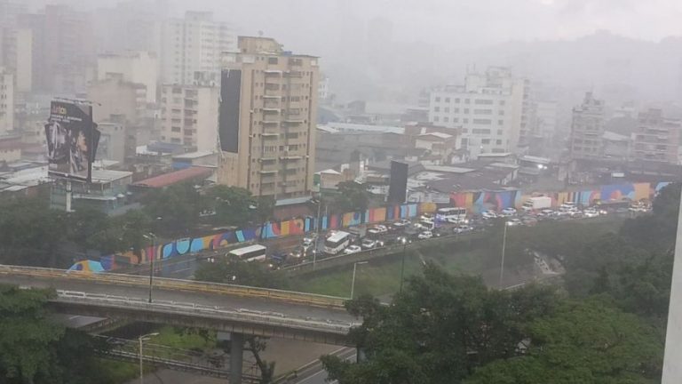 Monitorean onda tropical N° 16 ante incremento de nubosidad y lluvias en el país