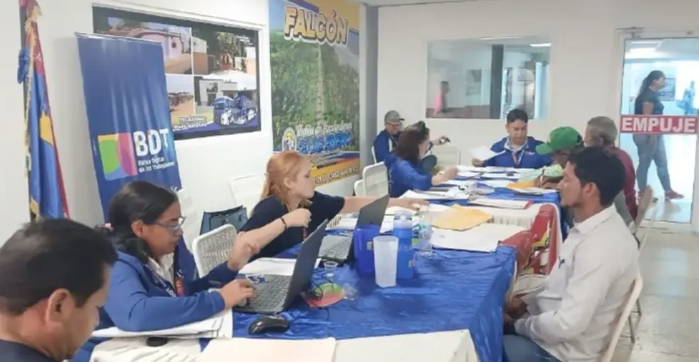 La dirección estadal del Min Transporte llevó a cabo este jueves una jornada de bancarización para atender a más 2.000 transportistas.