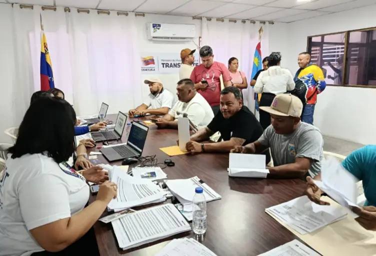 Este viernes, la dirección estadal del Ministerio de Transporte llevó a cabo una jornada de bancarización para atender a transportistas