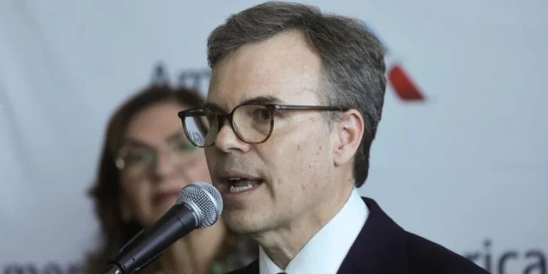 John Barrett: inflación de un solo dígito en mayo demuestra avances para Venezuela