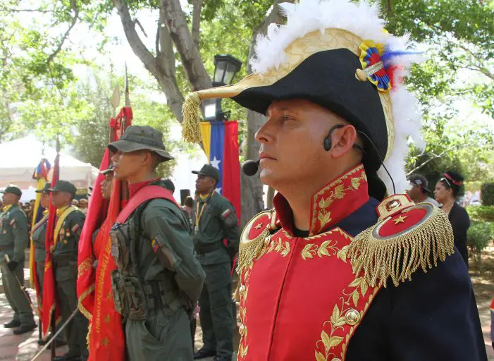Este 24 de junio para conmemorar los 205 años de la Batalla de Carabobo y el Día del Ejército en Falcón se rindió honores a Simón Bolívar.