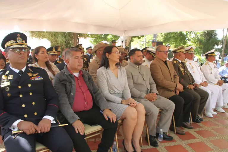 Este 24 de junio para conmemorar los 205 años de la Batalla de Carabobo y el Día del Ejército en Falcón se rindió honores a Simón Bolívar.