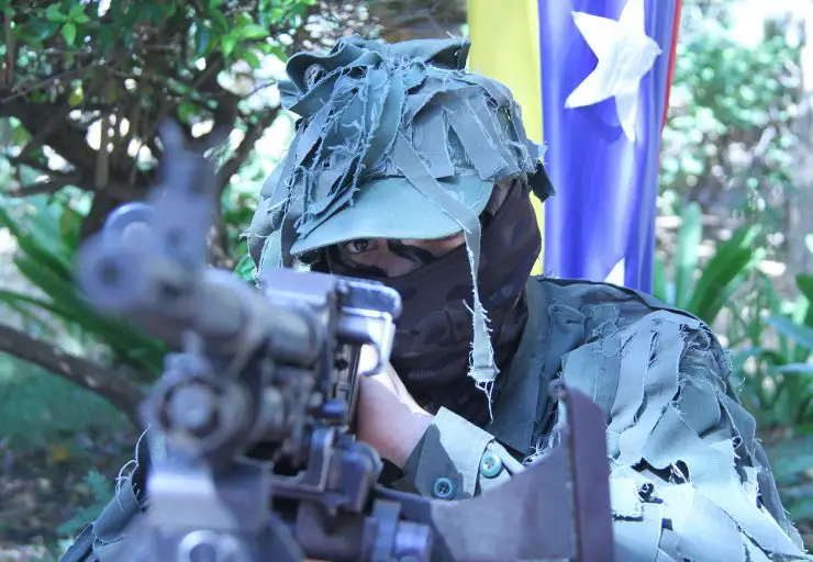Este 24 de junio para conmemorar los 205 años de la Batalla de Carabobo y el Día del Ejército en Falcón se rindió honores a Simón Bolívar.