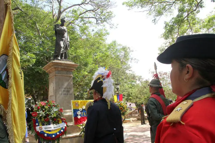 Este 24 de junio para conmemorar los 205 años de la Batalla de Carabobo y el Día del Ejército en Falcón se rindió honores a Simón Bolívar.