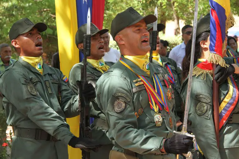 Este 24 de junio para conmemorar los 205 años de la Batalla de Carabobo y el Día del Ejército en Falcón se rindió honores a Simón Bolívar.