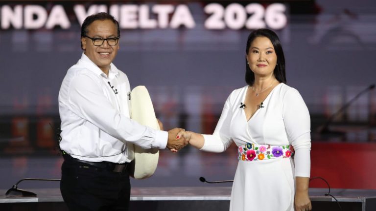 Candidatos cierran campaña presidencial en Perú