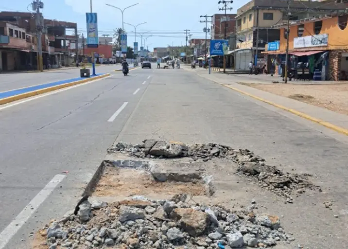 El alcalde de Monseñor Iturriza, Argenis Cumare, anunció los trabajos de rehabilitación vial en la avenida Zamora de Chichiriviche.